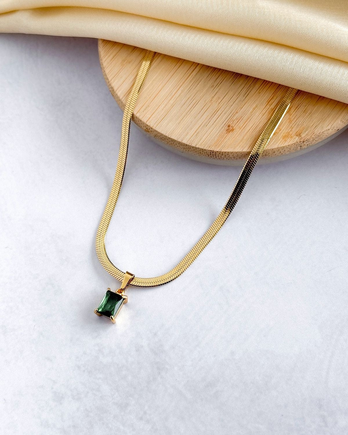 SERPENT AURA PENDANT