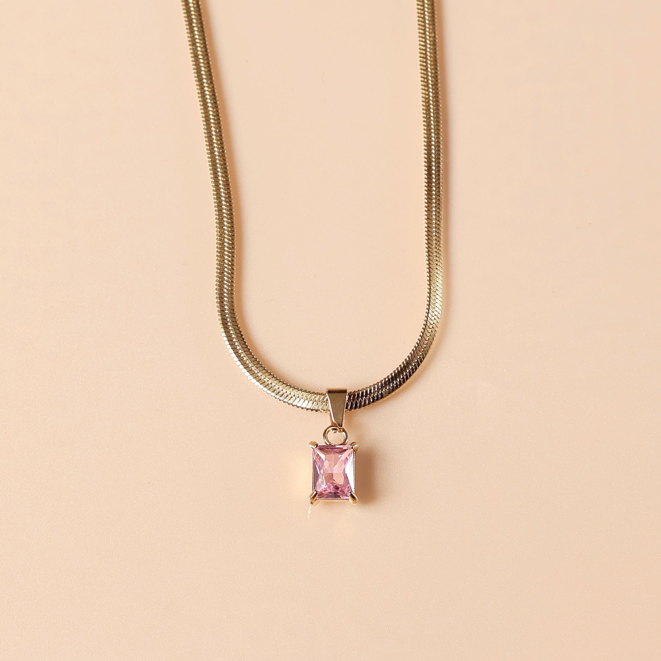 BLACK STONE SNAKE CHAIN