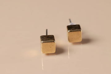 CUBE STUD